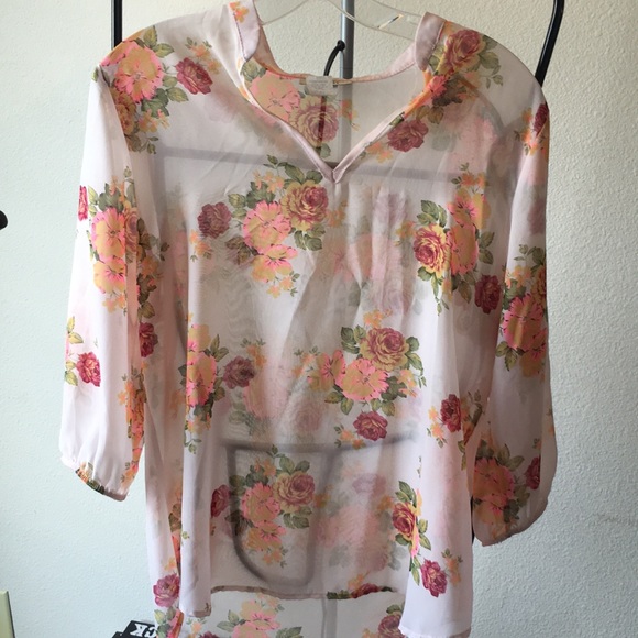 April Spirit Tops - Flower patterned blouse. April Spirit Tops - Flower patterned blouse.